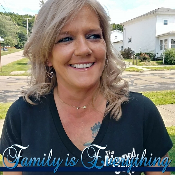 Meet your Posher, Chris - Picture 1 of 1